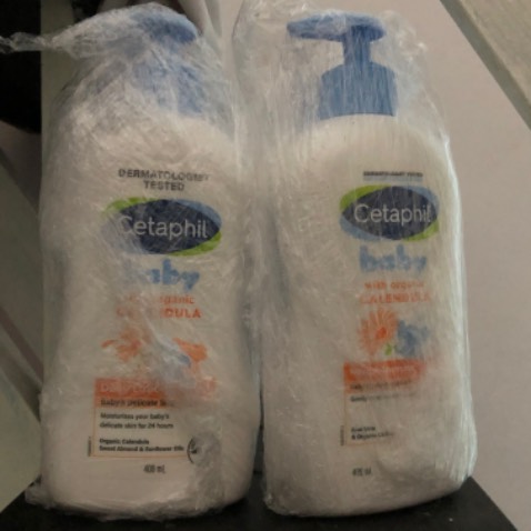 Hàng tốt nhưng ko cơ quà tặng như quảng cáo. Giao hàng trễ