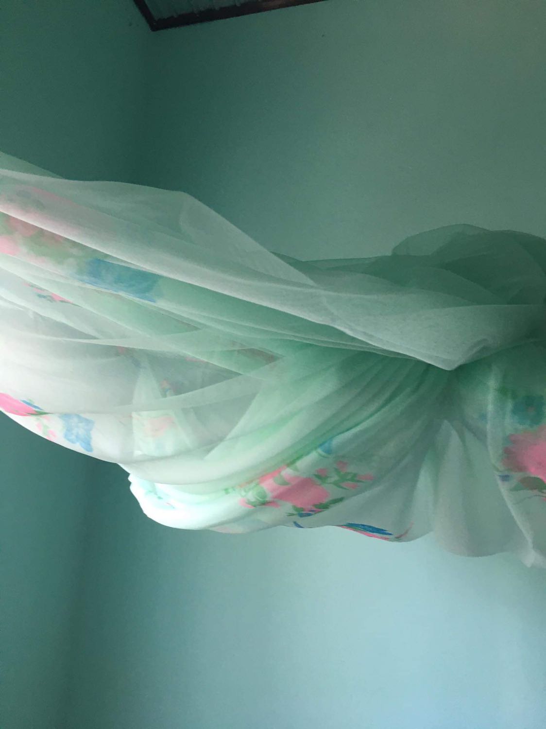 Mùng rất đẹp . Giá cả vậy là hợp lý. Màu xanh nhìn mắt mẻ hẳn. Đóng gói cẩn thận. 
Nếu có nhu cầu sẽ tiếp tục ủng hộ shop.