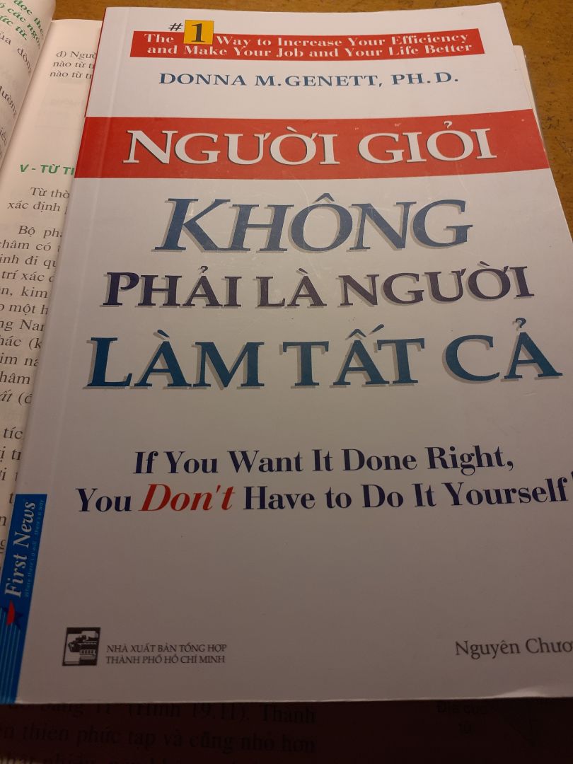 Mình đặc biết rất thích nọi dung của cuốn sách này. Nó phù hợp với rất nhiều lứa tuổi. Tuy là câu chuyện của nhà kinh doanh nhưng bài học là của chung cho rất nhiều người. Cuốn sách giúp ta làm "người giỏi" một cách hoàn hảo nhất. Một điểm cộng nữa là sách có đọi dày phù hợp decor khiến con lười như mình cũng cảm thấy rất thích thú. 10₫ cho chất lượng sách TIKI.