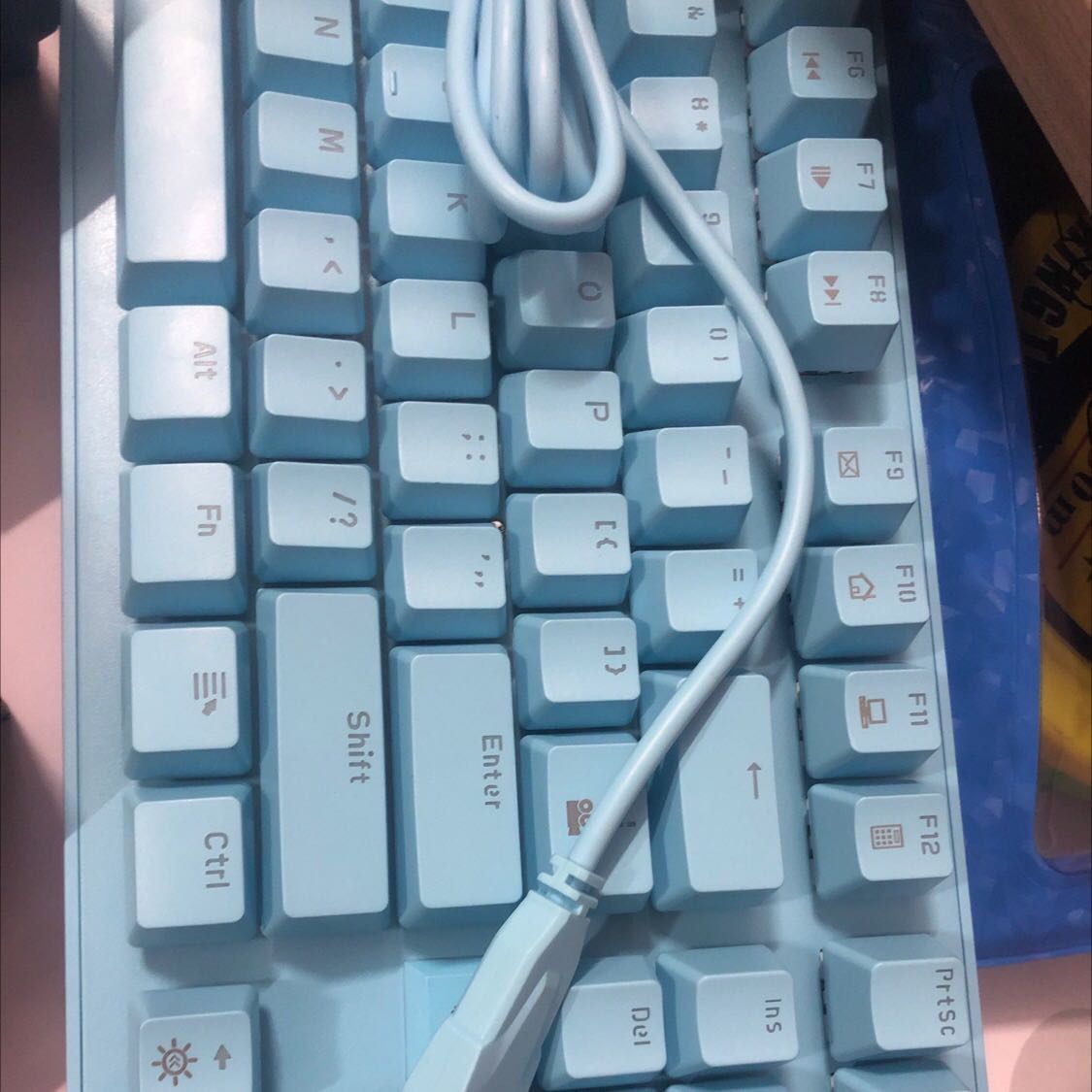 Cảm giác bấm tuyệt vời, tiếng click ổn nghe hợp tai. Về led sáng đẹp, chưa nâng chân đỡ thì cũng đã rất cao rồi. Phím nhạy, *** k thấy độ trễ
Shop trả lời hỗ trợ nhanh, có hộp đựng sản phẩm đàng hoàng, hàng thì cũng là hàng mới.Rất hài lòng Cảm giác bấm tuyệt vời, tiếng click ổn nghe hợp tai. Về led sáng đẹp, chưa nâng chân đỡ thì cũng đã rất cao rồi. Phím nhạy, *** k thấy độ trễ
Shop trả lời hỗ trợ nhanh, có hộp đựng sản phẩm đàng hoàng, hàng thì cũng là hàng mới.Rất hài lòng