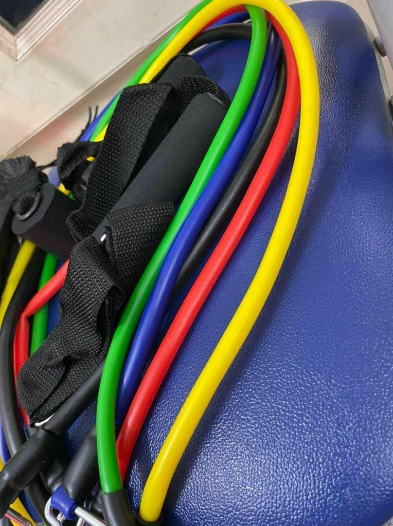 Sản phẩm như hình. Dây co dãn. Móc chắc chắn. Dùng 1 tgian mới biết chất lượng. Thích hợp tập ở nhà.