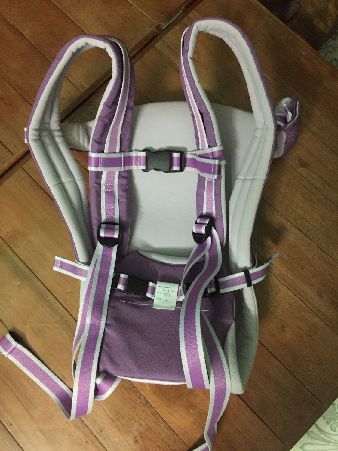 Hàng của Aprica thì khỏi chê về chất lượng. Địu đc nhiều tư thế, tiện dụng, màu sắc trang nhã, kiểu đang đẹp. Mua trên Tiki đc đóng gói cẩn thận, giao nhanh, lại đc giảm giá nhiều hơn những chỗ khác nữa. Từ khi có em địu này mình đưa bé ra ngoài chơi dễ dàng hơn hẳn! Hàng của Aprica thì khỏi chê về chất lượng. Địu đc nhiều tư thế, tiện dụng, màu sắc trang nhã, kiểu đang đẹp. Mua trên Tiki đc đóng gói cẩn thận, giao nhanh, lại đc giảm giá nhiều hơn những chỗ khác nữa. Từ khi có em địu này mình đưa bé ra ngoài chơi dễ dàng hơn hẳn!