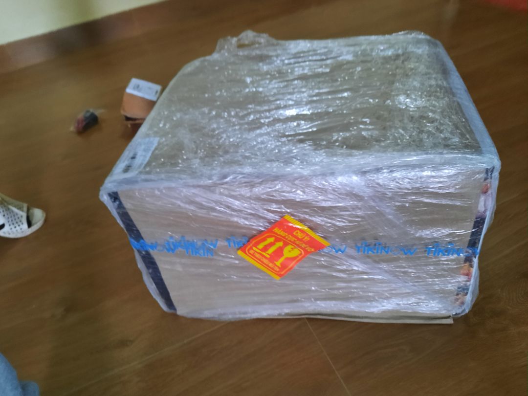 tôi cảm thấy hài lòng. lần đầu nhận được đồ bị móp phần mặt sau. nhg đổi trả là ok.thời gian vận đổi trả lâu do dịch và do hàng đổi trả lấy tận HCM. Tiki nên lưu ý phần đóng gói vận chuyển nhg mặt hàng dễ vỡ cẩn thận hơn. thanks for your support!