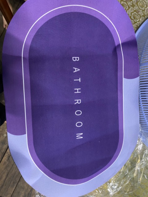 Thảm
Mỏng, dẽ trượt chân nha, ko như quảng cáo