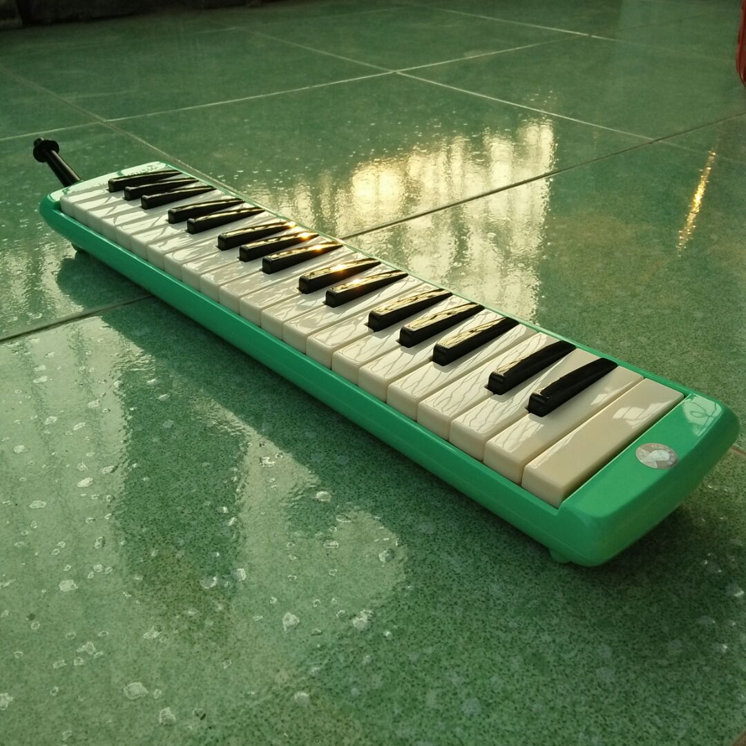 giao hàng nhanh, sp đúng như hình, dễ sài!!!
về sp thì sao ống thổi nó hơi ngắn :vvvv với không phải loại chốt cắm vuông góc nên khi dùng ống dài hơi khó chịu vì dây ngắn.