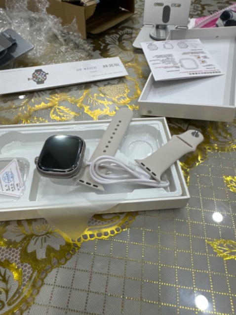 Nhận hàng từ sáng mà giờ mới rảnh để đập hộp đồng hồ s9 wacth ,nguyên hộp,sạc pin thi dat vô đồng hồ hít lắm ạ giống như app watch vậy á,còn đồng hồ kia minh mua rẻ tiền hơn thi sạc đụng tới rớt ra,dễ rớt sạc pin lắm,gio *** thử đồng hồ như thế nào đã.Mua tiki thi mn yên tâm nhé