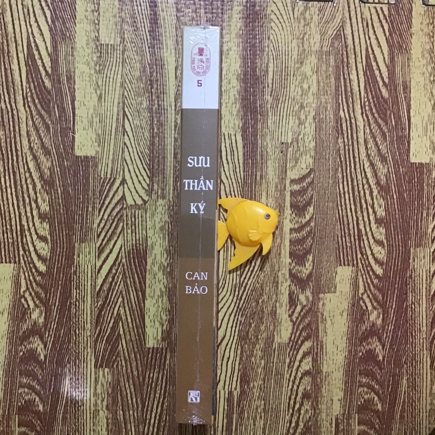 Sách nội dung thú vị. Gói cẩn thận. Mới. Giao hàng nhanh