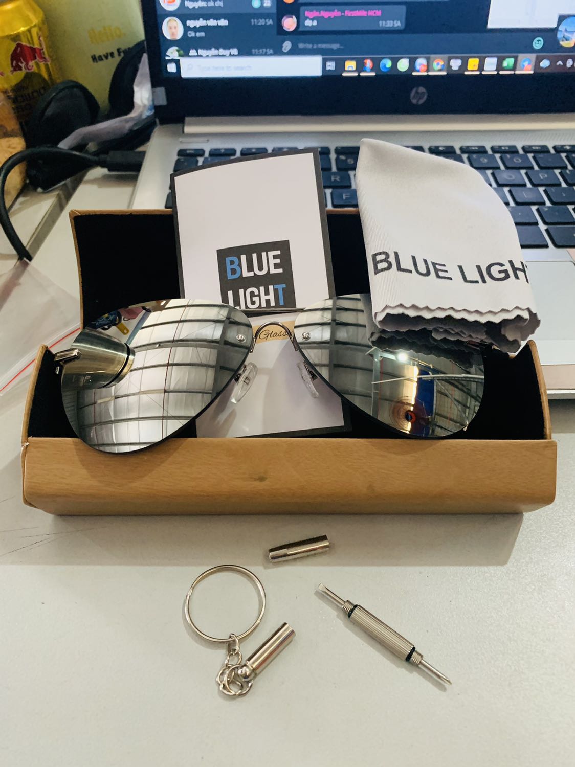 Quá xuất sắc luôn ạ. Mình mua sale có 150k. . Mà cái hộp xịn xò. Quà tặng cũng xịn xò luôn . Vote cho shop 5 sao. Mọi người nên mua ạ. Hí hí.