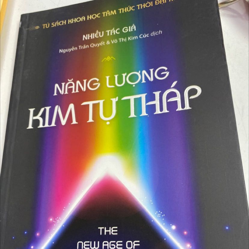 Sách giấy mình thích, giao hàng nhanh