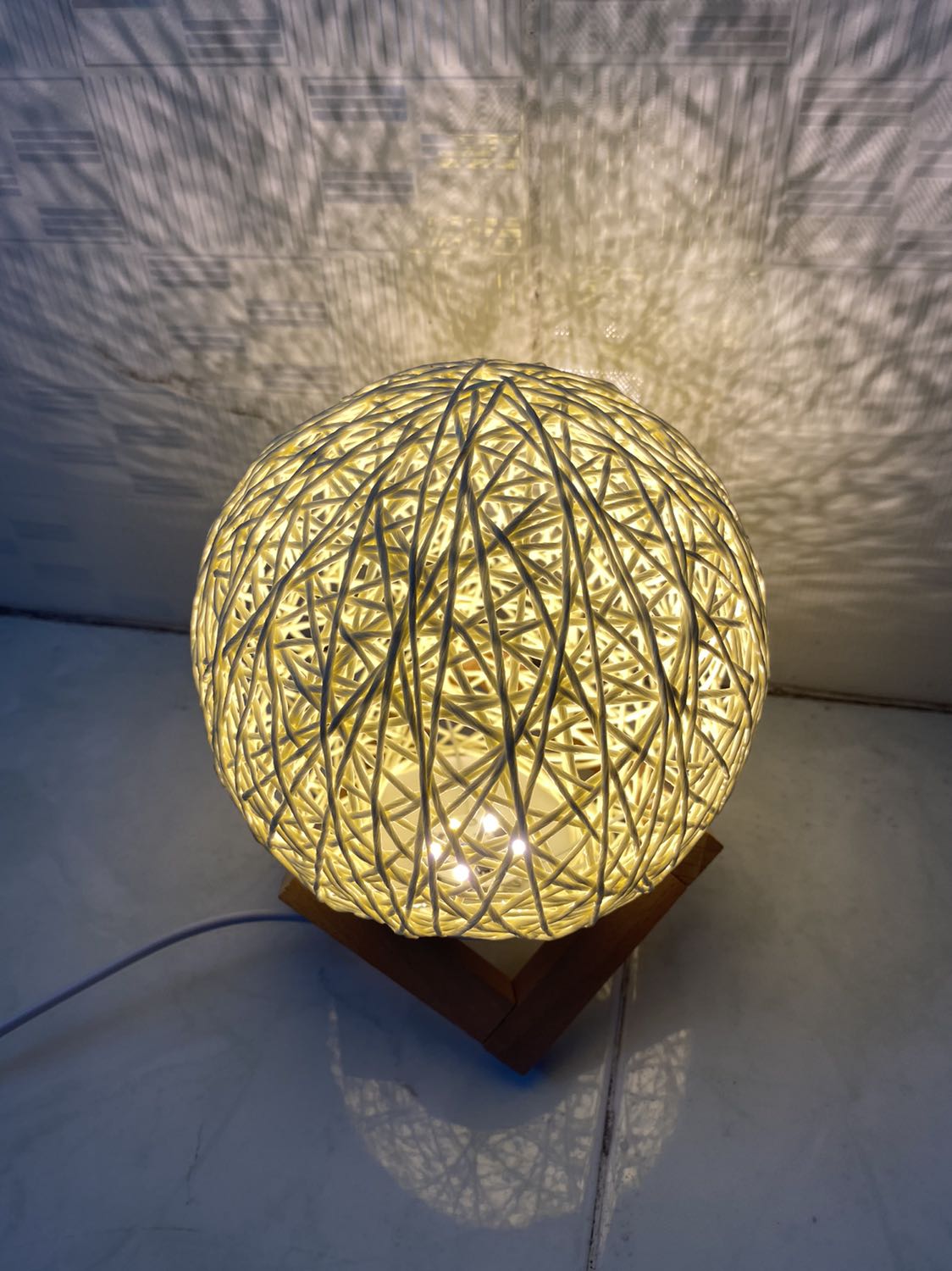 đèn đẹp lung linh như hình nhen
đèn nhỏ gọn cỡ quả bowling.