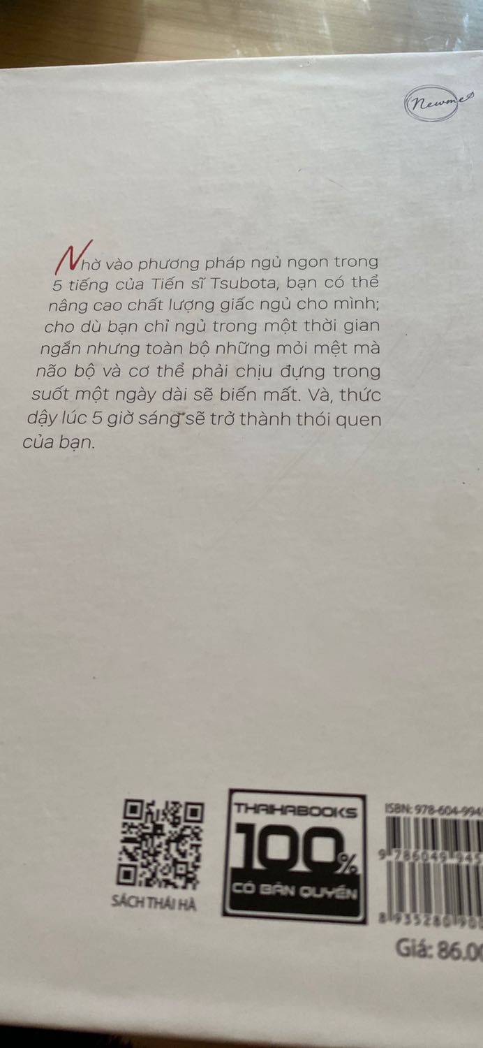 Mình mua hàng đợt thanh lý dọn kho nên mua được khá nhiều sách. hầu hết đều mới và chất lượng rất oke. tuy nhiên vẫn còn 1 số đầu sách bị nát và cũ dù biết sách cũ nên cũng k tránh khỏi. cám ơn tiki và bạn giao hàng bên tiki đã làm việc rất chuyên nghiệp 

Sách mỏng đẹp, in chất lượng, có dây chặn sách. Nội dung rất hay do bác sĩ thần kinh viết. Sách hướng đến cải thiện giấc ngủ, nâng cao chất lượng cuộc sống