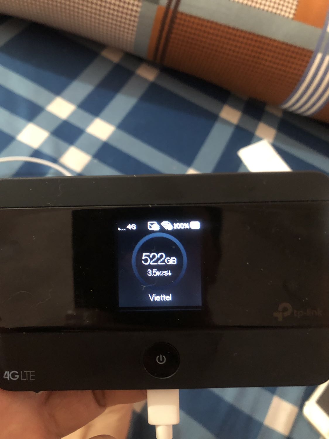 Mình đã mua và xài sp này được 4 tháng. Nhưng bây giờ mạng chạy chậm. Và mình đã kiểm tra ngoài *** thì họ sẵn sàng đổi trả sản phẩm 1-1 mong shop bảo hành cho mình ạ
Cập nhật: mình đã được tiki thu hồi và hãng đã đổi trả 1:1 cho mình. Sp tốt. Tiếp tục ủng hộ tiki và hãng ạ