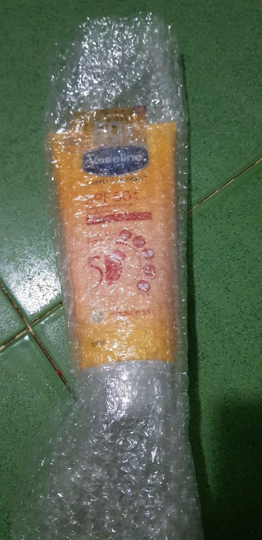 Sao k tang qua vay shop.co 1c duong the vay.neu het hang thi go chai kmai xuong di.chu de vay ma k tang thi sao