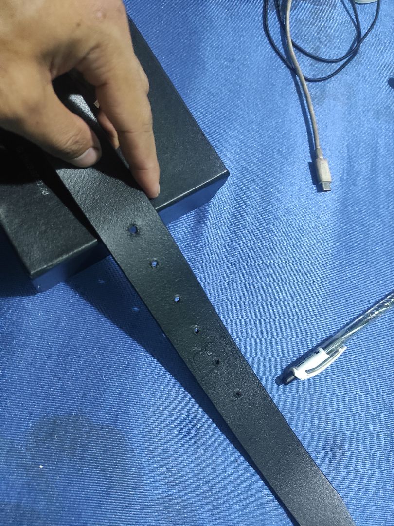 Dây nịt khá nhẹ k biết thời gian sư dụng được lâu không. Thấy Shop bán khá nhiều về da bò này nên ủng hộ thử Dây nịt khá nhẹ k biết thời gian sư dụng được lâu không. Thấy Shop bán khá nhiều về da bò này nên ủng hộ thử