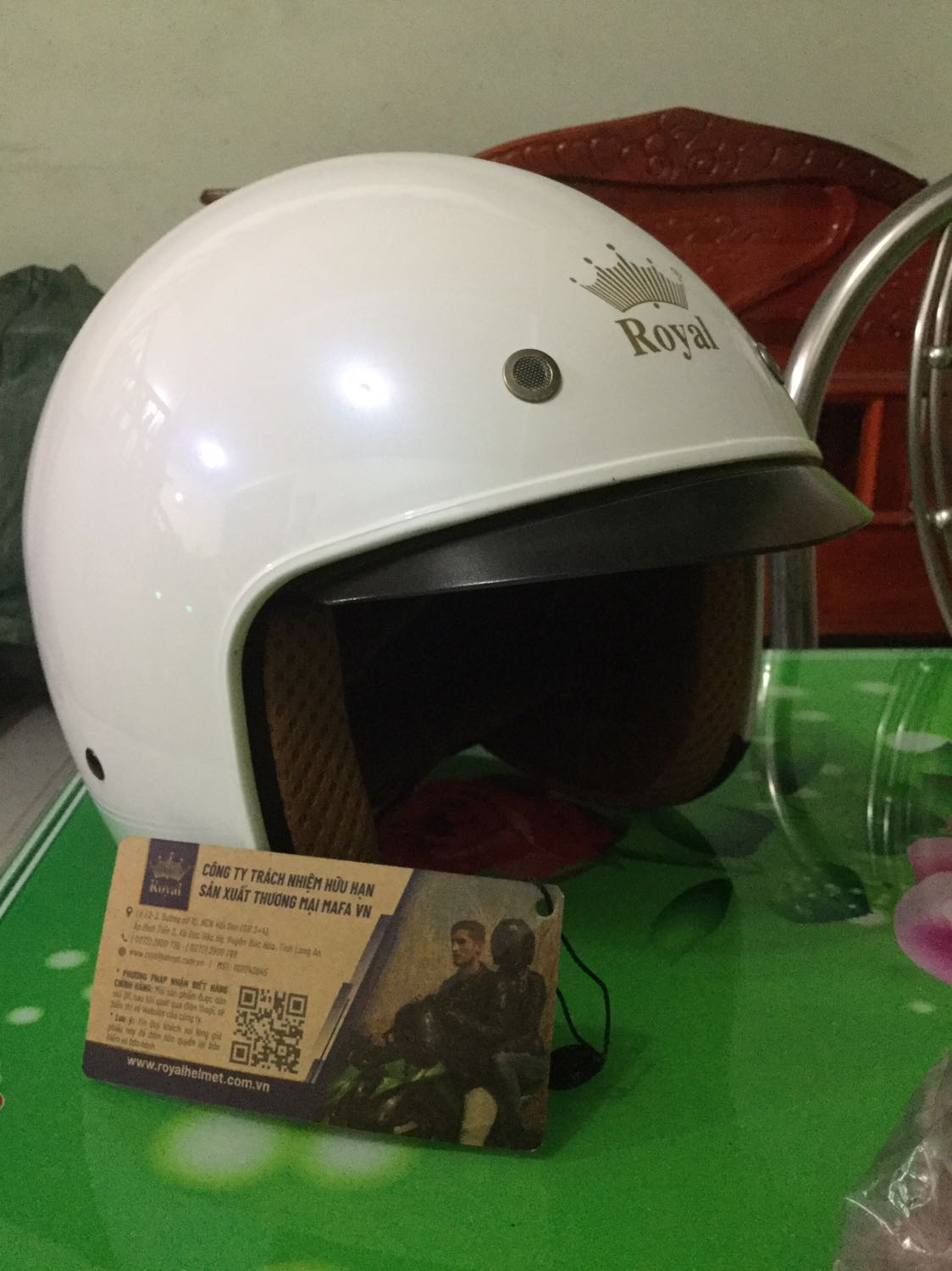 Không hoàn toàn giống như trong ảnh (không có viền).