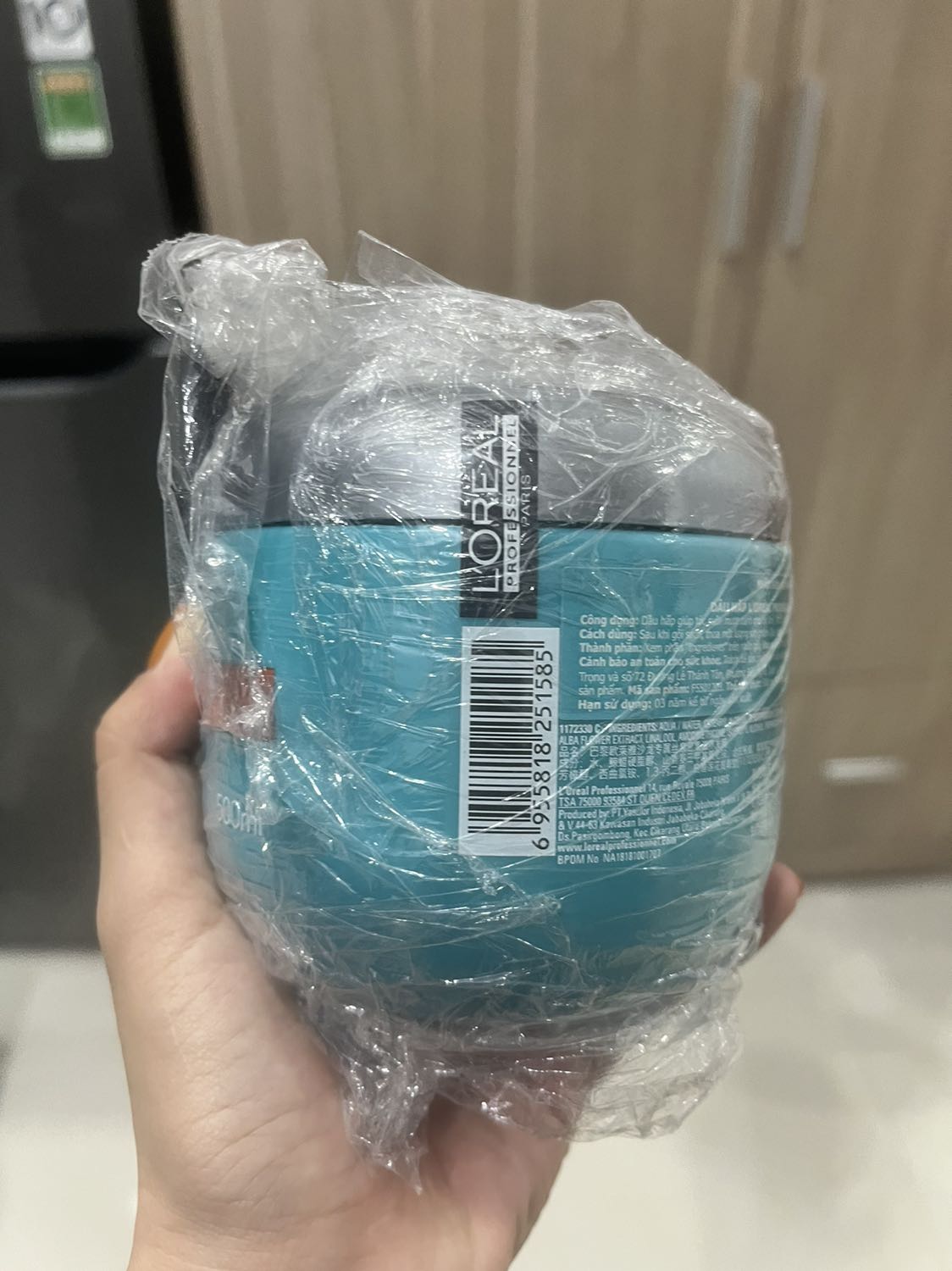 Mình nhận hàng đã thấy tem bị cắt, chẳng rõ thế nào Mình nhận hàng đã thấy tem bị cắt, chẳng rõ thế nào