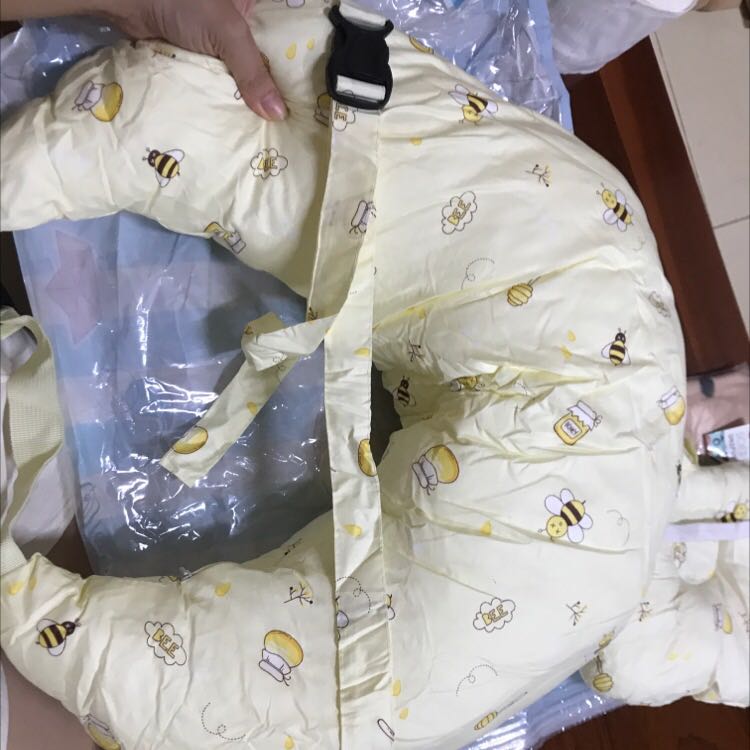 Màu đẹp, đệm chất vải mát mịn, mềm êm lắm shop ah. M rất thích sp này.