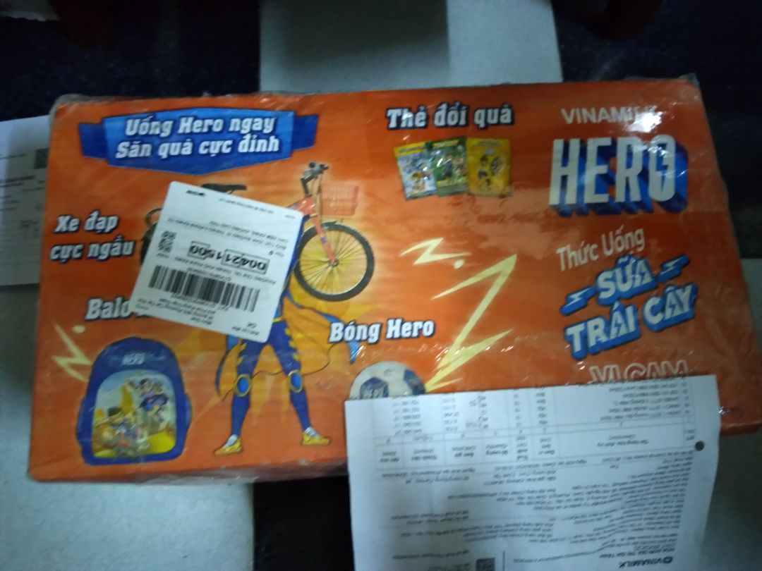 Giá rẻ, bé nhà mình rất thích sp này. Có thẻ cào để đổi quà nữa.