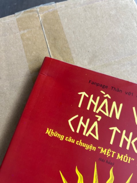 Nhà xuất bản làm ẩu. Quyển trước sách bị lỗi tiki đổi cho mình rồi mà quyển này cũng vậy. Rất cảm ơn tiki đã hỗ trợ mình rất tận tâm.