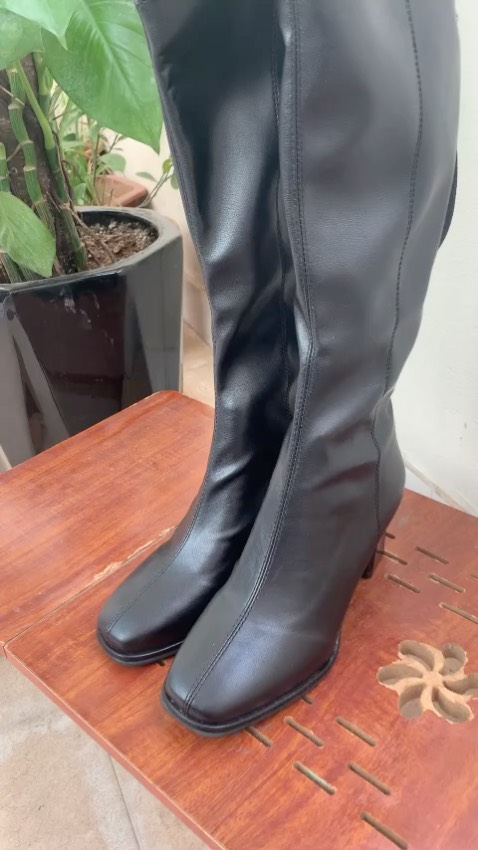 Bốt đẹp xuất sắc dã man luôn nhé mng. Nên mua ạ. phối đồ rất đẽ