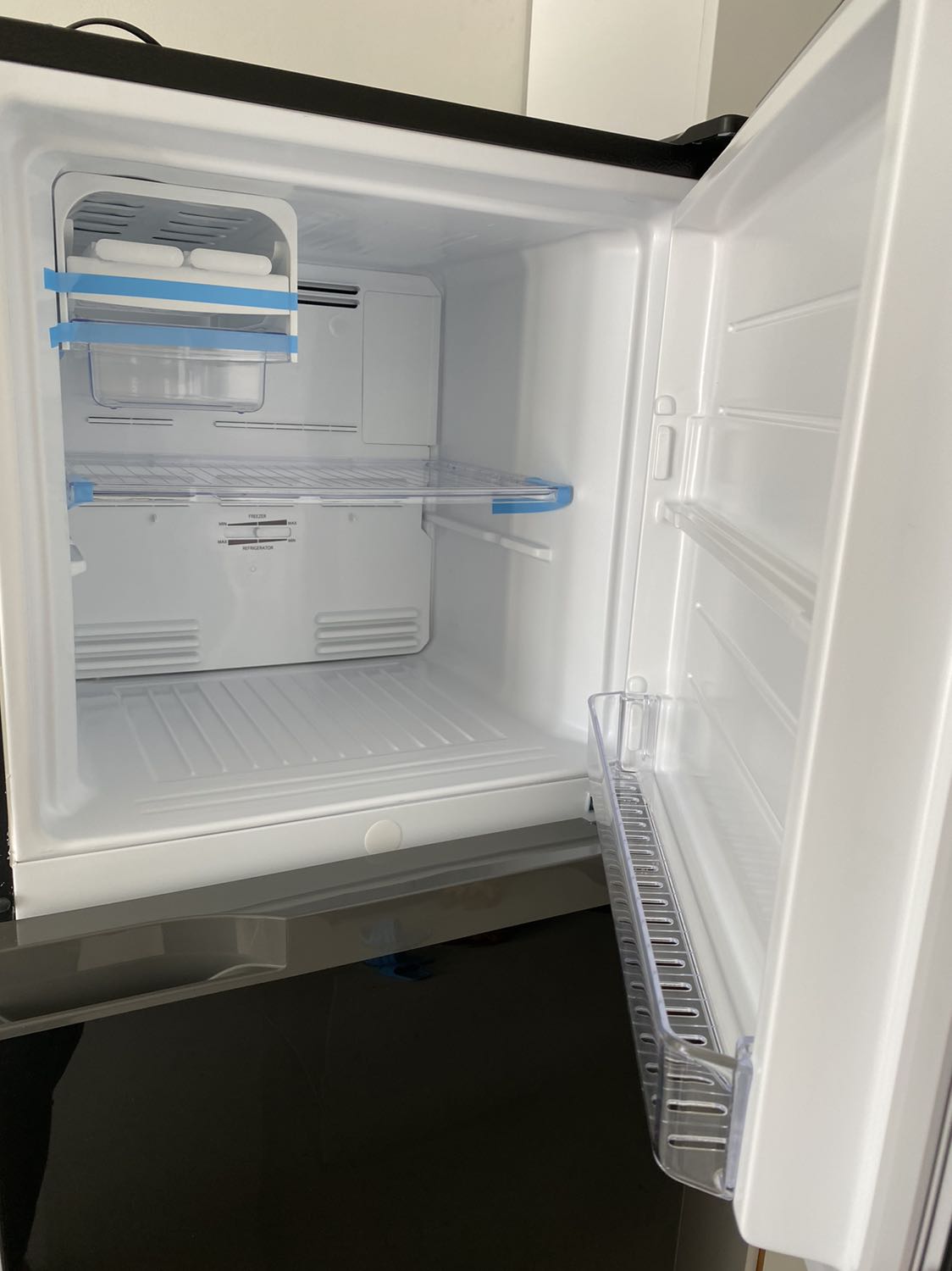 Giao hàng nhanh, đặt chiều qua sáng nay thấy NV liên hệ giao rồi, shiper rất nhiệt tình thân thiện, sau khi để 4 tiếng cắm điện thấy êm nha! có tiếng nhưng ko đáng kể, phải xài tgian nữa mới biết chất lượng như nào. Giao hàng nhanh, đặt chiều qua sáng nay thấy NV liên hệ giao rồi, shiper rất nhiệt tình thân thiện, sau khi để 4 tiếng cắm điện thấy êm nha! có tiếng nhưng ko đáng kể, phải xài tgian nữa mới biết chất lượng như nào.