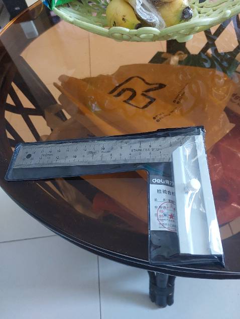 Chất liệu inox, sắc sảo, chắc chắn.