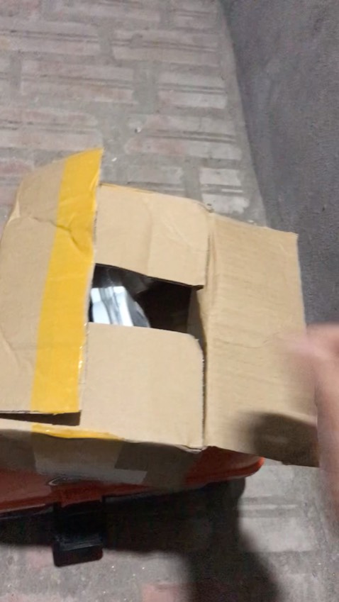 Hàng dùng tốt , nhìn sản phản đệp, cầm đầm chắc chắn, chỉ có sản phẩm hơi to, nếu nhỏ hơn thì tuyệt vời ...