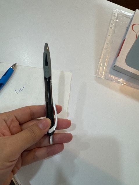 Bút viết êm, giá rẻ, hàng ship nhanh