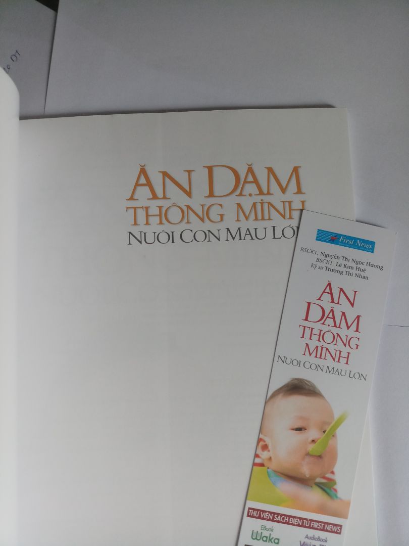 Em cảm ơn tiki giao hàng khá nhanh. Sách  mới tái bản in xong vào quý 4/2020. Sách kèm bookmark. Bìa hơi bụi, hơi bẩn, hơi xước nhưng không sao ạ. Em cảm ơn tiki giao hàng khá nhanh. Sách  mới tái bản in xong vào quý 4/2020. Sách kèm bookmark. Bìa hơi bụi, hơi bẩn, hơi xước nhưng không sao ạ.