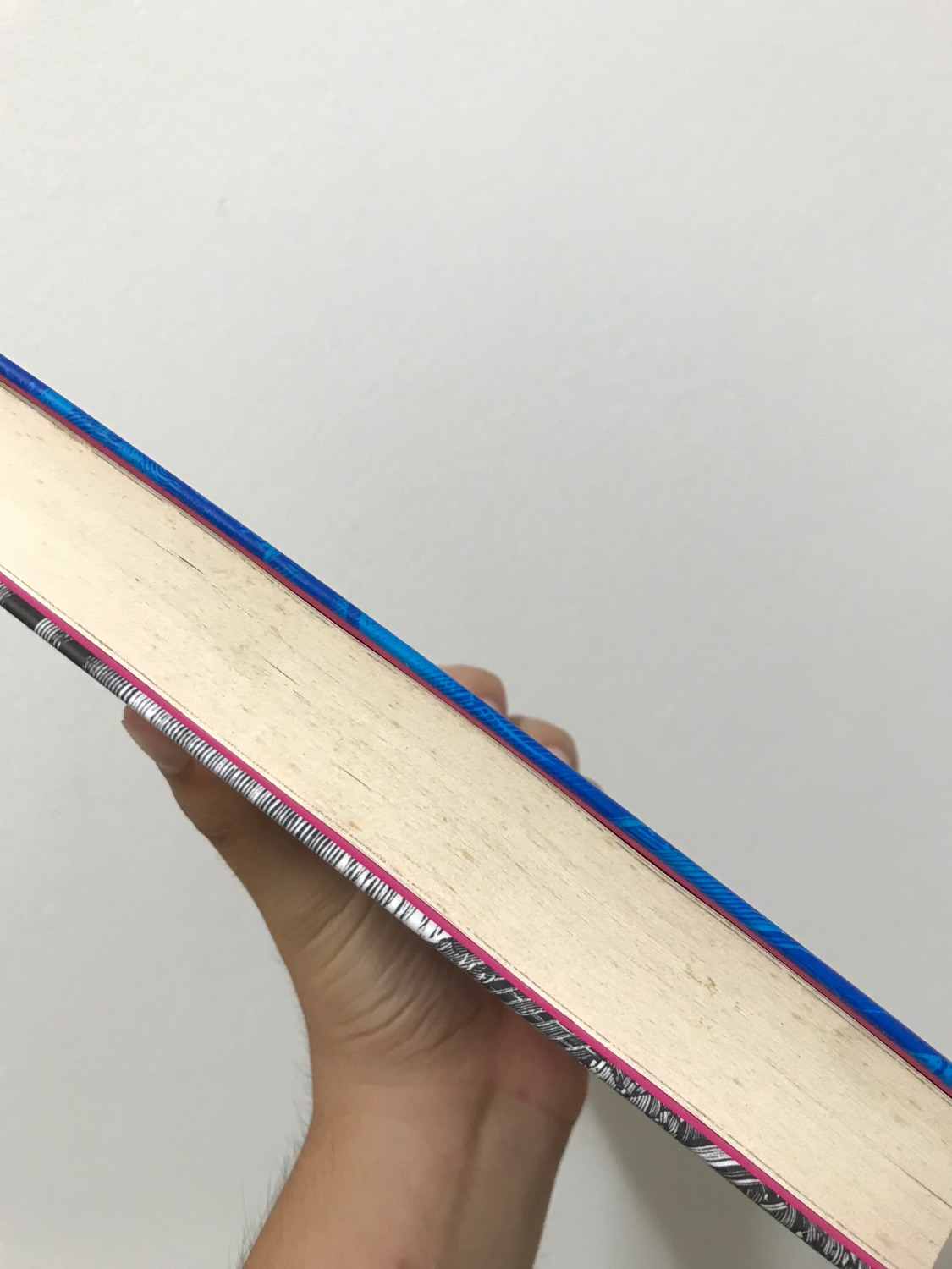 Sách không được bảo quản tốt nên đã bị mốc (nhìn như bị gỉ sét). Rất thất vọng về lần đầu tiên đặt sách tiếng anh + Tiki Now.