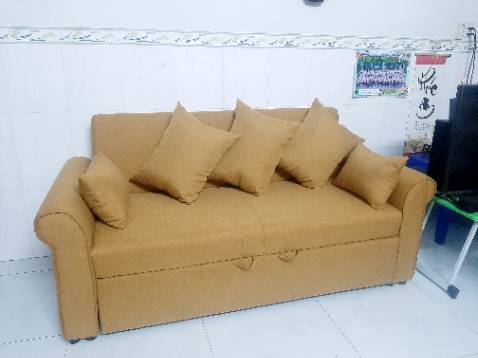 Mẹ mình thích màu vàng đồng nên mình nhắn cho shop đặt riêng màu này. Nhận được sản phẩm quả thực rất hài lòng về màu sắc đẹp, kiểu dáng hiện đại, nệm dày, êm, đi kèm ghế là 5 gối tựa lưng cùng màu ghế. Chúc shop được nhiều khách hàng biết đến và lựa chọn.