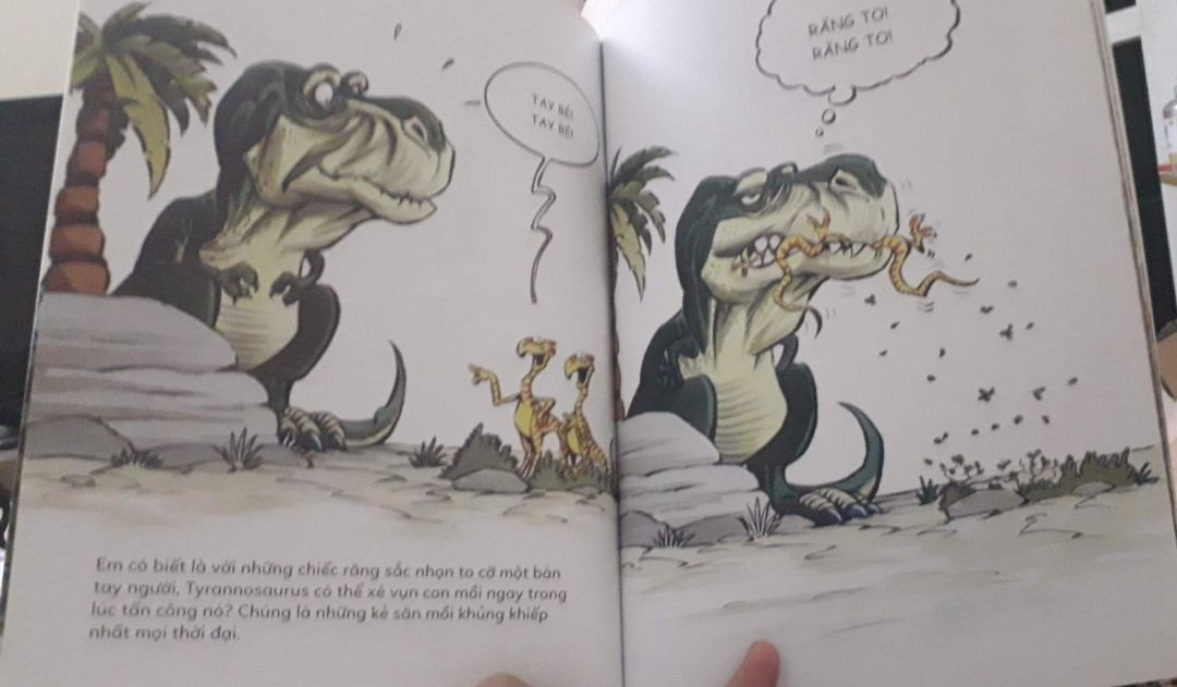 Series truyện này rất thú vị và bổ ích~~ Quyển này cung cấp các thông tin mới lạ và không kém phần dễ thương về loài khủng long~ Quyển này hài hước và dễ thương nhất cả bộ luôn ấy :)) Mua cho cháu mà mình đọc còn thấy mê :v