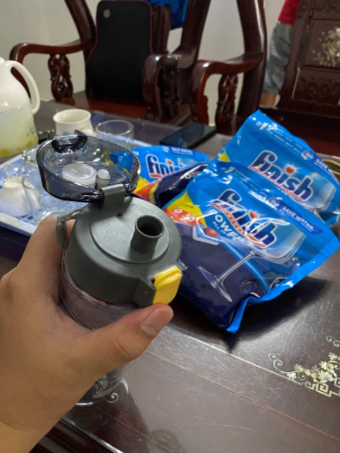 Rửa sạch sẽ nhá , nồi sạch boong ko có tý nhớp . Lúc trc rửa bằng tay vẫn có nhớp nay có máy khoẻ ghê mà lại sạch kin kit. Shop cho bình oke ghê