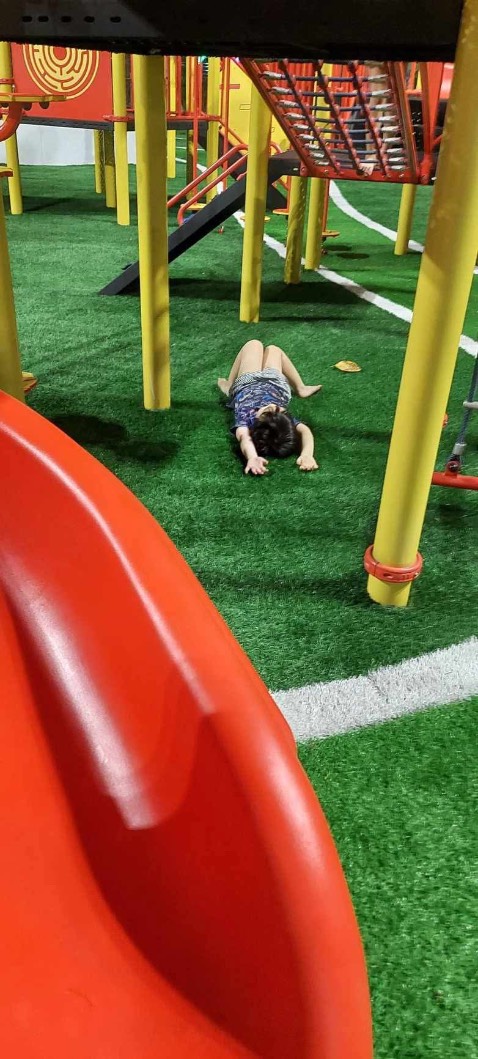 Thiết kế đẹp, pin bền, ánh sáng dễ chịu, tiện dụng. Hình ảnh mang tính nhận xu