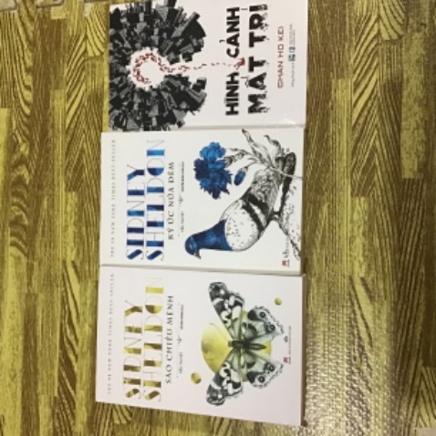 Sách mới,mua lúc sale 10/10,từng thấy có lúc giảm 50-55% rồi nhưng khi ấy còn mục tiêu mua sách khác. Nên giờ mua lúc sale 43% nhưng bù lại có mã giảm 15-20k cho đơn 179k. Chỉ cáu cái là đặt sách lúc 18h sale 43% thì tới 20h lại sale 50%. Hix. Giao quá nhanh