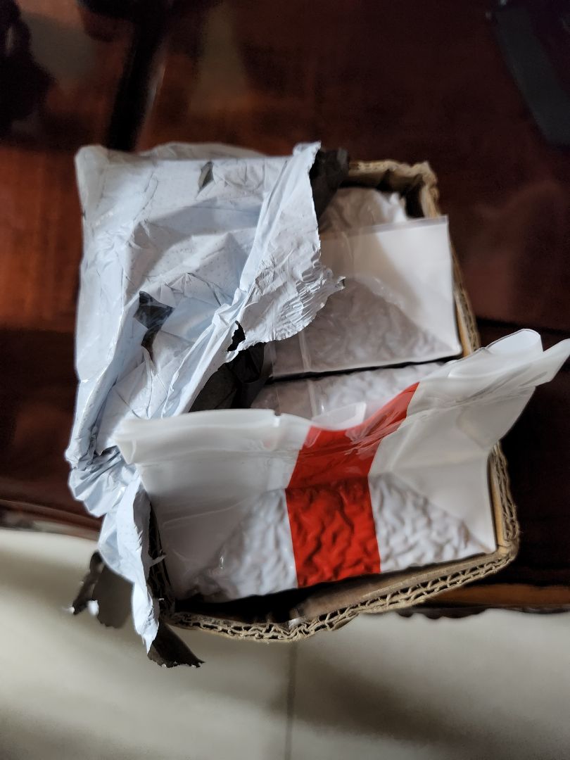 Mình đặt 2 combo, tức là 4 cái, tổng 4kg, vậy mà giao có 2 kg