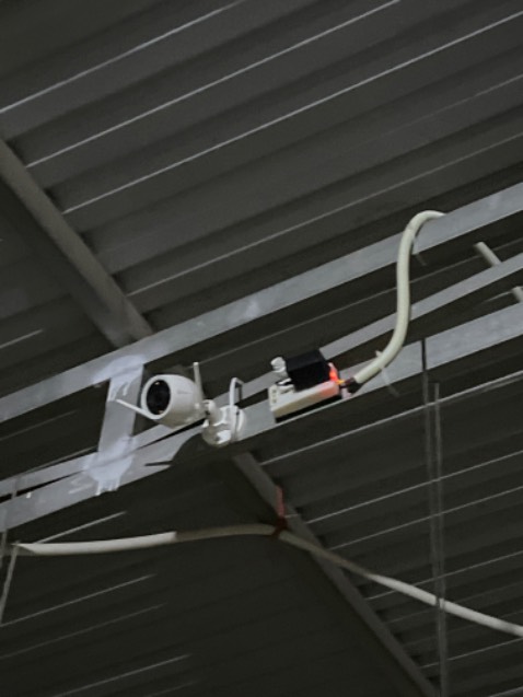 Nếu nói về ezviz thì luôn an tâm chất lượng. Shop bán hàng chính hãng. Luôn ủng hộ shop