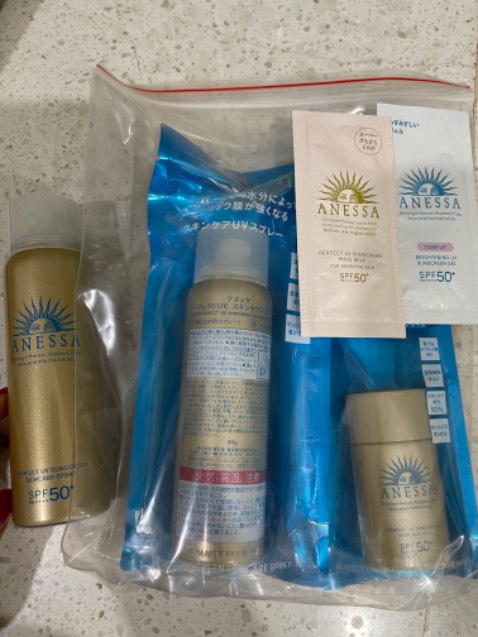 Đã mua lần 2. Chai xịt dung tích 60ml rất nhanh hết. Nếu có co chai lớn hơn thì tốt. Sp thương hiệu, shop bán hàng uy tin.