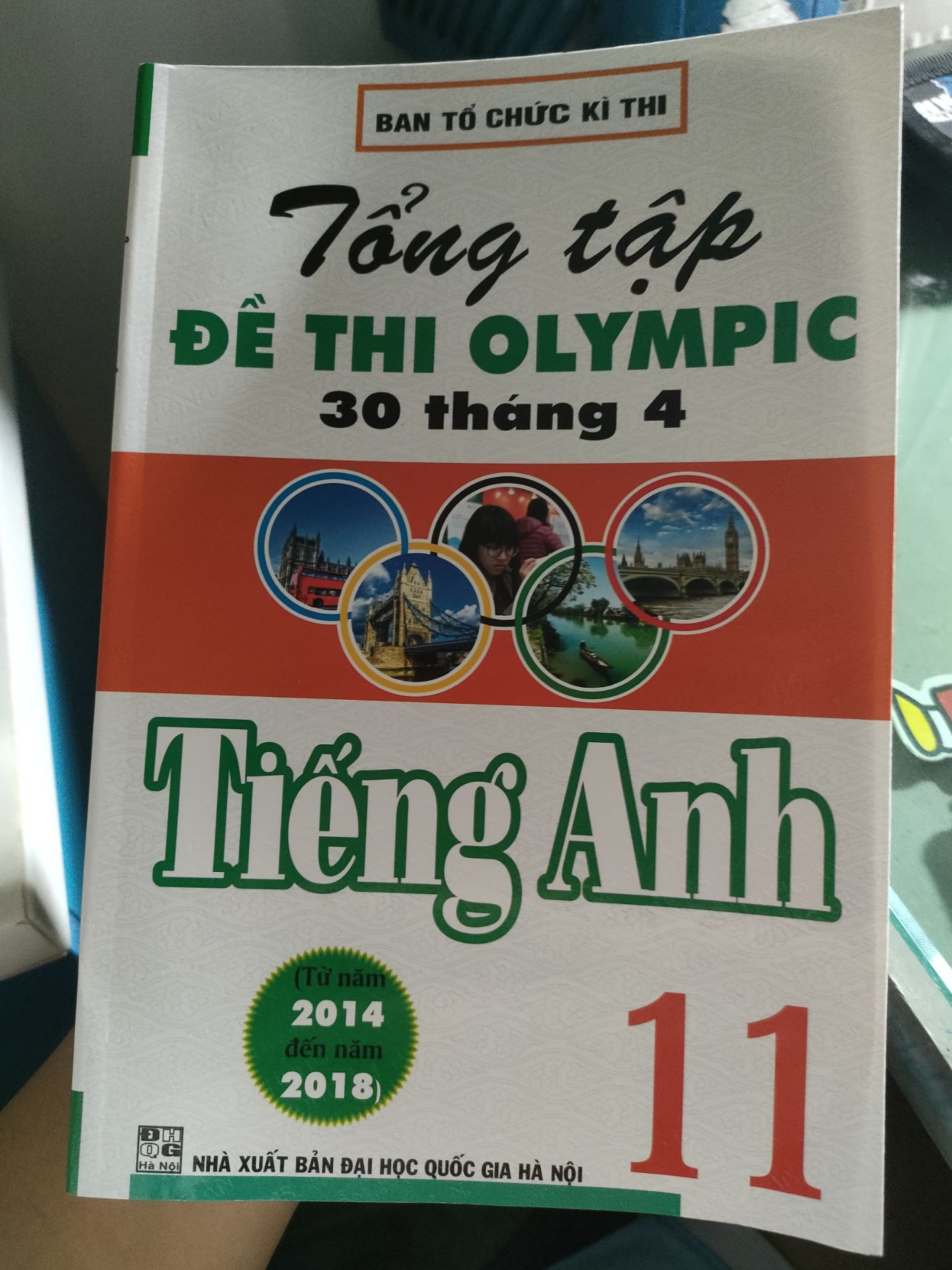 gói hàng tuy móp méo nhưng hàng bên trong vẫn rất ổn, nếu bạn nào đang muốn luyện anh nâng coá thì mình khá rcm các bạn nên mua nka, ổn lắm á mọi nười, giao đúng hẹn nữa nka