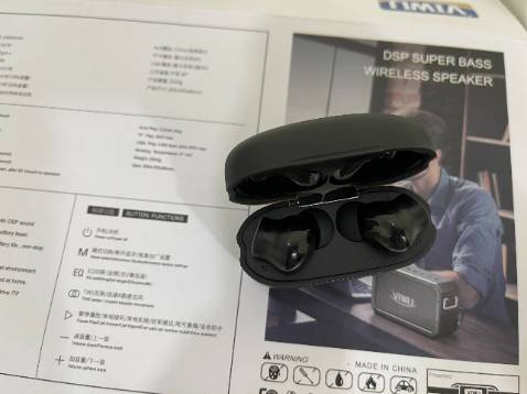 Tai nghe rất chắc chắn luôn, mình sẽ mua thêm ủng hộ shop, đã mua nhiều mẫu tai nghe của shop đều rất ưng ý, mình sẽ giới thiệu shop cho bạn bè, mong shop có nhiều sản phẩm giá rẻ mà lại chất lượng như vầy để bán cho mọi người dùng nhé, cảm ơn shop, chúc shop làm ăn phát đạt