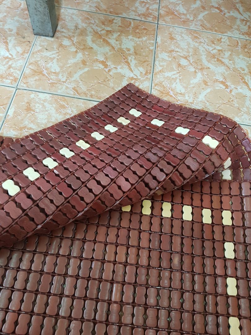 đặt chiếu có viền da như hình. giao chiếu không viền. nếu biết ko có viền mình sẽ không đặt . đang liên hệ tiki đổi hang đặt chiếu có viền da như hình. giao chiếu không viền. nếu biết ko có viền mình sẽ không đặt . đang liên hệ tiki đổi hang
