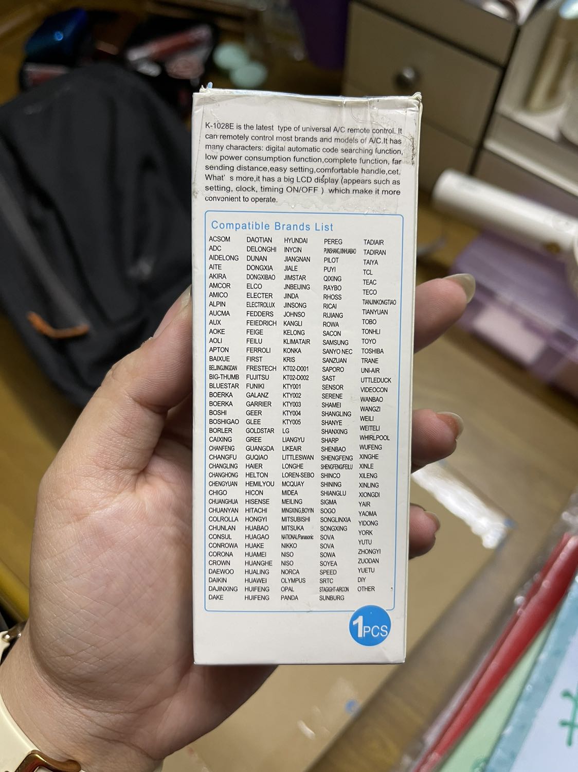 Đóng gói ok, hàng build nhìn cũng rất ổn. Máy nhà mình National CS-95KH cũ rích phải 20 năm tuổi rồi, tìm remote thay mà loại giống như cái zin không tìm thấy nữa. Vào tìm thấy loại đa năng này, nhưng vẫn sợ không xài được vì đời cũ quá. Ban đầu về cho pin vào cũng không lên, mò 1 lúc làm theo giấy hướng dẫn bên trong hộp (tiếng anh) cái xài được liền, điều chỉnh ổn áp lắm. Mình vừa dùng được 1 ngày thôi, sau này nếu có gì trục trặc sẽ update sau, tới hiện tại cảm quan thấy rất ok rồi. Vote cho sản phẩm và shop 5 sao.