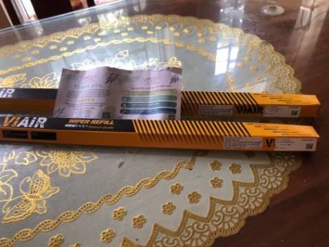 Hàng gửi nguyên hộp nhà sản xuất,  lưỡi gạt chất lượng rất tốt, gạt sạch nước, không có vết gợn của nước còn trên kính, gạt nước không tạo ra tiếng kêu, Sẽ mua tiếp và giới thiệu cho ae bạn bè ủng hộ..