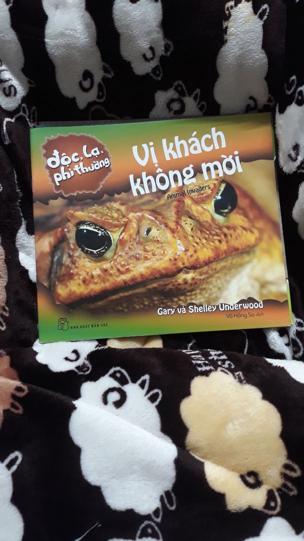 Sách bé, gọn, đọc lúc chơi chơi giải trí được. Mình mua sale 91% nên cũng rẻ. Cảm ơn Tiki nhiều lắm. Hàng gói cẩn thận, sách cũng mới. Bên GHN giao rất tệ