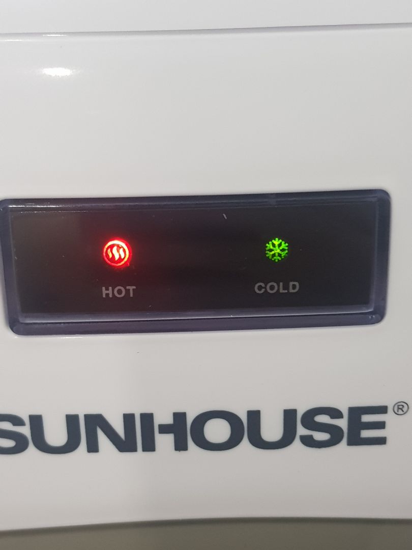 Khẩu đóng gói vận chuyển hàng ổn👍
Hiệu năng thì xem sét nhu cầu cá nhân của bn - máy hđộng cũng ổn thôi (tuy nhu cầu mỗi người ) ,chế độ nóng thì còn tạm được - chế lạnh thì thôi vậy cho đủ chức năng nóng lạnh chỉ mát mát như nước lọc bt có thể hơn ít .