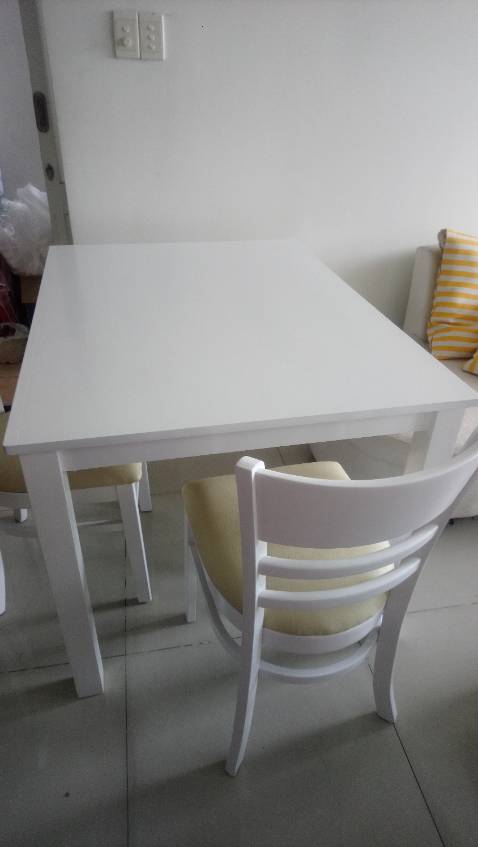 hàng đẹp như hình, giao hàng đúng hẹn, anh shipper nhiệt tình mang lên tận căn hộ và ráp bàn cho mình nữa. Mình cho 5 sao nha