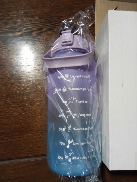 Tôi cảm thấy bị lừa khá là thất vọng, tôi là khách hàng trung thành của sữa Anlene lâu năm và mua vài lần bên Tiki trading rồi, các lần trước ship trong nội thành HCM đều giống như mô tả nên tôi tin tưởng book ship về quê cho mẹ tôi và trong combo note rõ tặng ấm đun siêu tốc nhưng khi mẹ tôi nhận hàng và tối khui ra thấy chỉ là một cái bình nhựa (như hình). Tôi không biết có sai sót ở khâu đóng hàng/shipper hay có sự *** ở đây nên đề nghị Tiki làm rõ việc này!