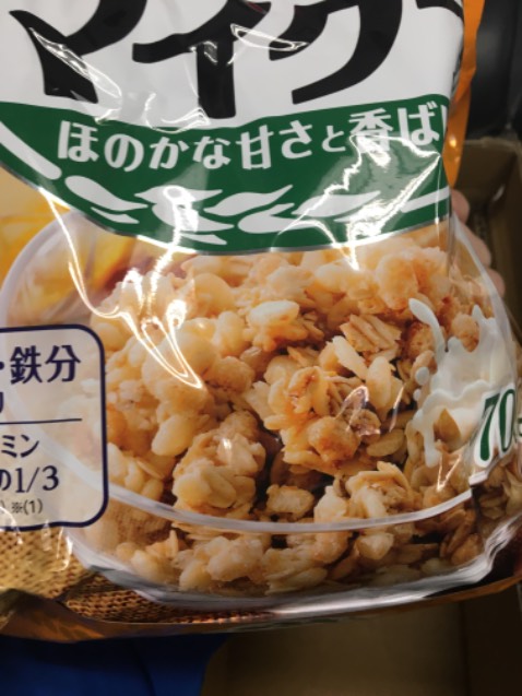 Giao hàng trước hẹn, shipper rất dễ thương nhiệt tình. Hàng date còn xa, bao bì có vẻ như hàng chính hãng, mua lòng tin từ tiki vậy:), chưa thử 2 vị này bao giờ nên chưa biết, nhưng loại đỏ ăn ngon lắm