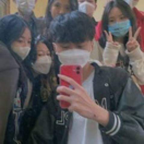 Quần xinh lắm nha . Vải đẹp giao hàng nhanh chưa thử lên from . Nói chung tièn nào của nấy mọi người thấu ưng thì mua thôi ạ . Ảnh mang tính chất thôi