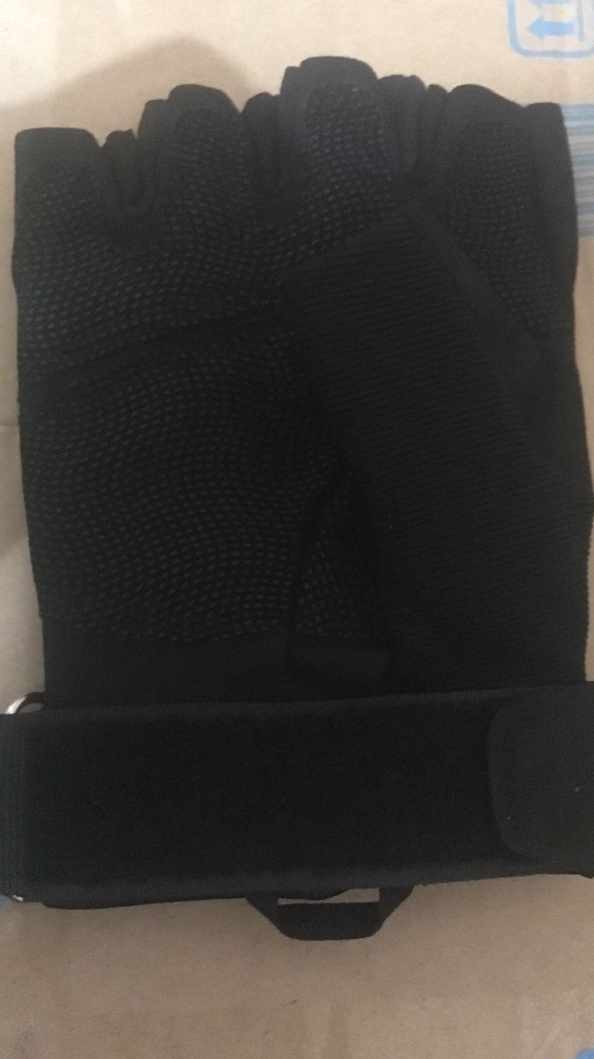 Giống trong hình. Ok hài lòng. 
Giao hàng nhanh hơn dự kiến.